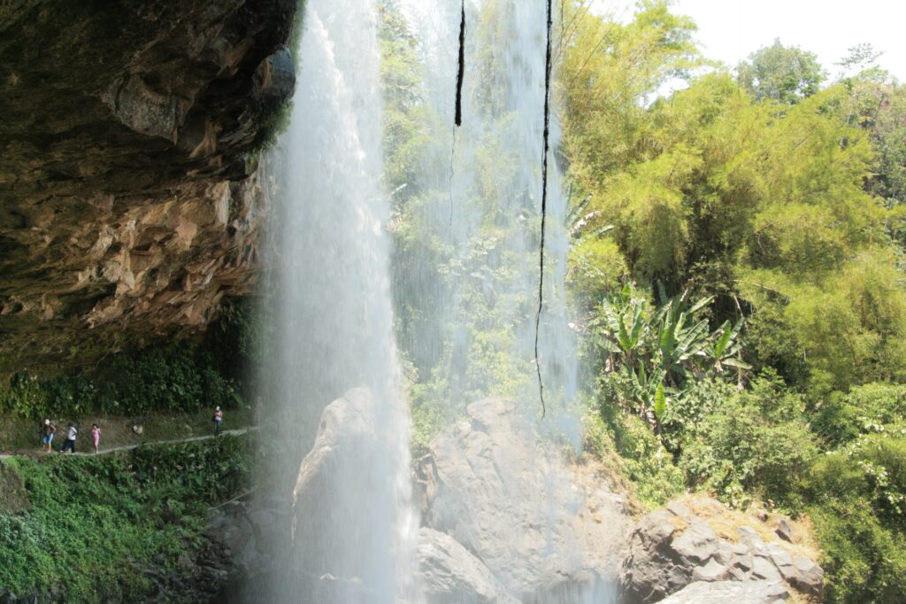 Cascada-Plan-de-Guinea-en-Ayotoxco-de-Guerrero-Puebla-min